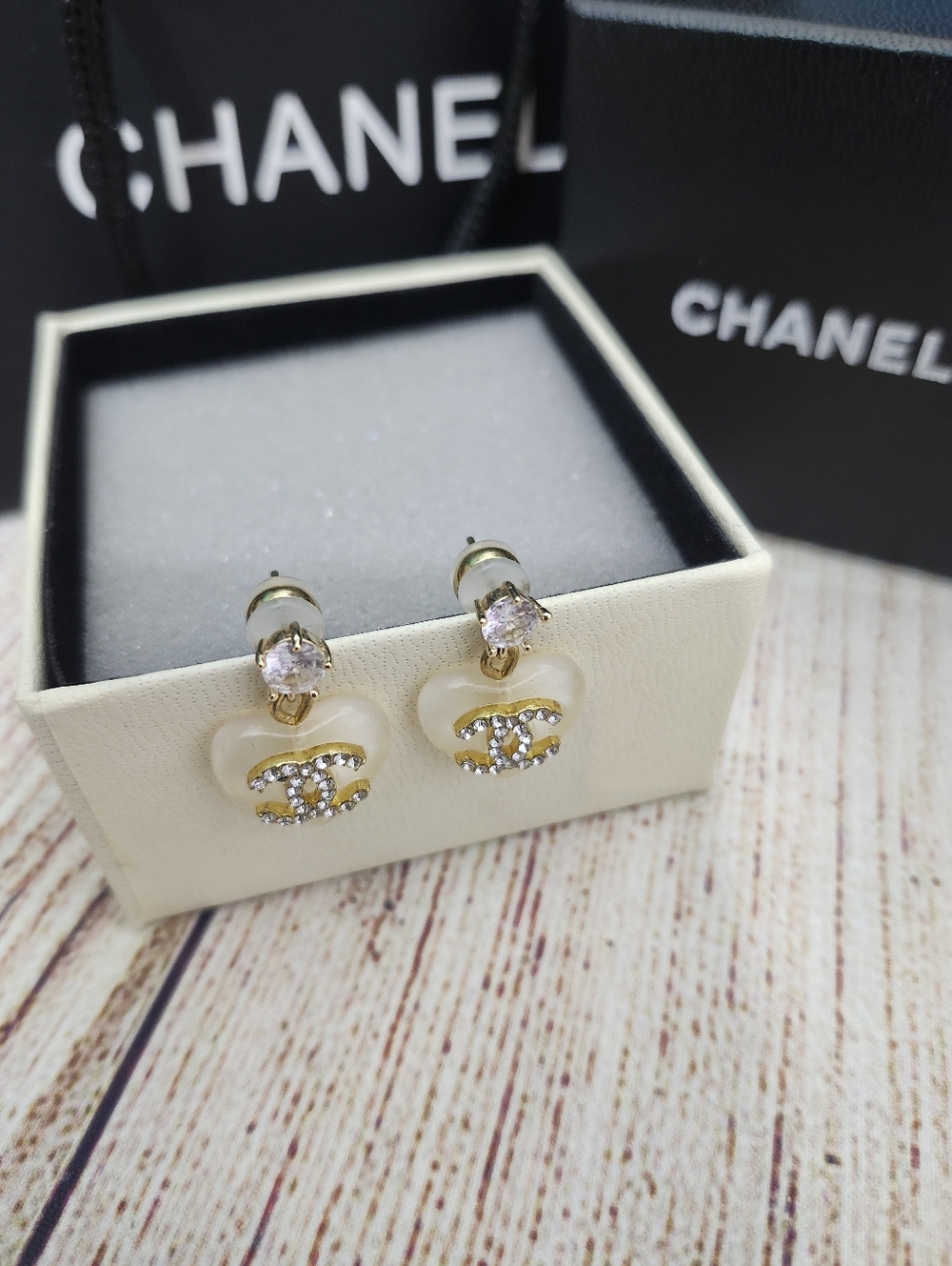 CHANEL White and Gold Heart Drop Earrings with Crystal CC - Picture 2 of 6